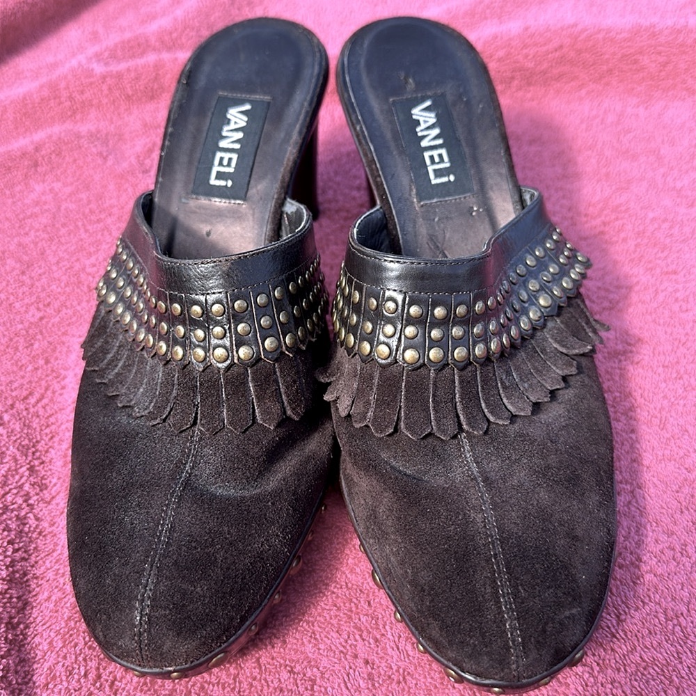 🤎Woman’s Vaneli Size 10 Chocolate Brown 2.5” heel ~ Comfy to dress up or down